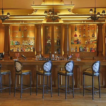 Michlifen Resort & Golf Ifrane  Exterior photo The bar at the hotel