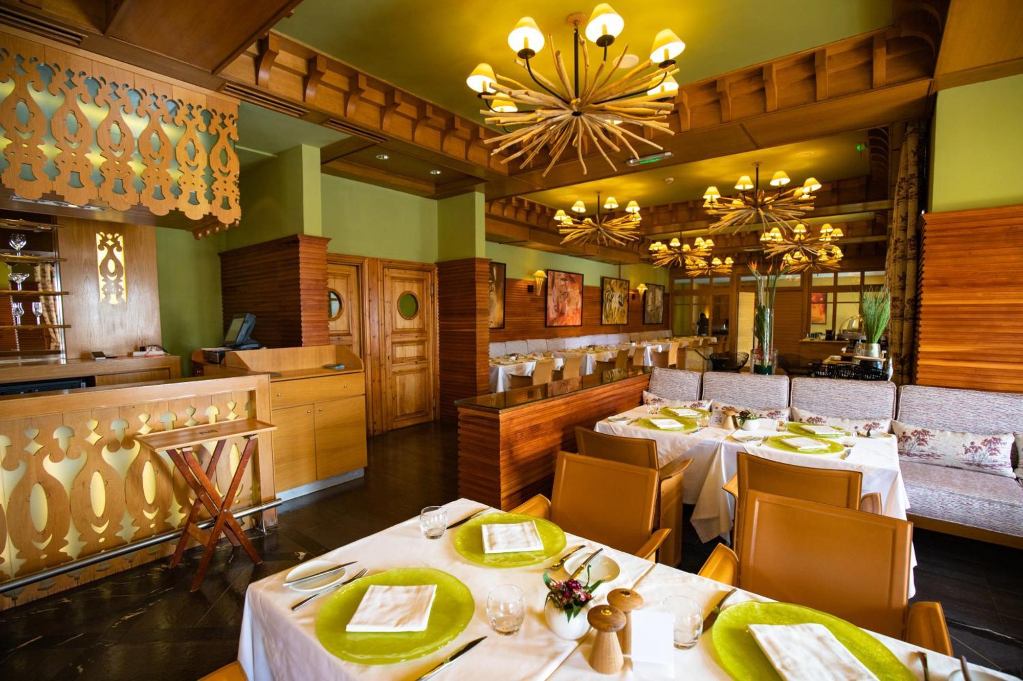 Michlifen Resort & Golf Ifrane  Exterior photo Restaurant El Bulli